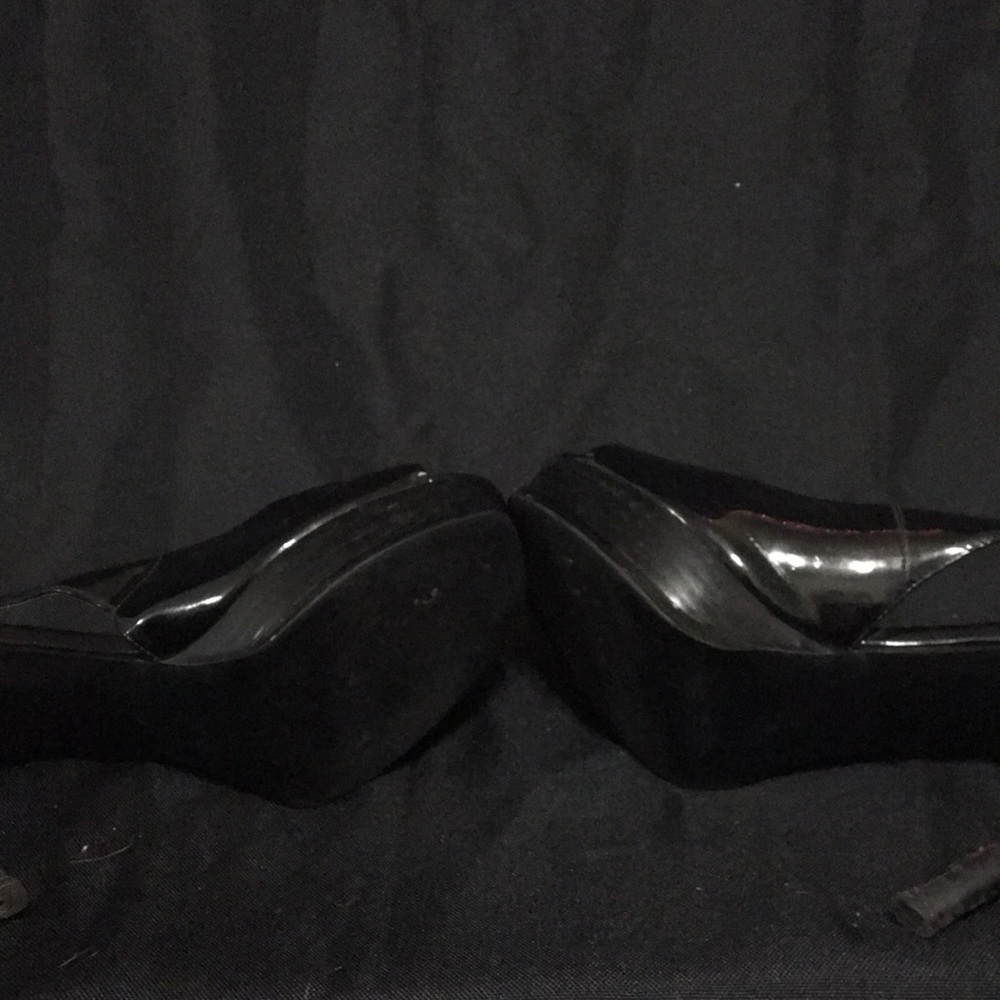 Guess - Picture 5 of 5